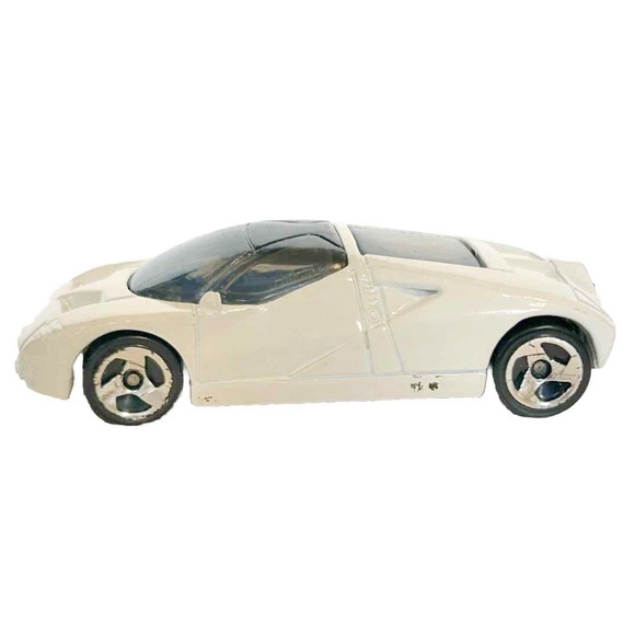 Vintage 1997 Hot Wheels White Ford GT-90 Diecast Model Toy Car Black Window 1:64 - Picture 3 of 12